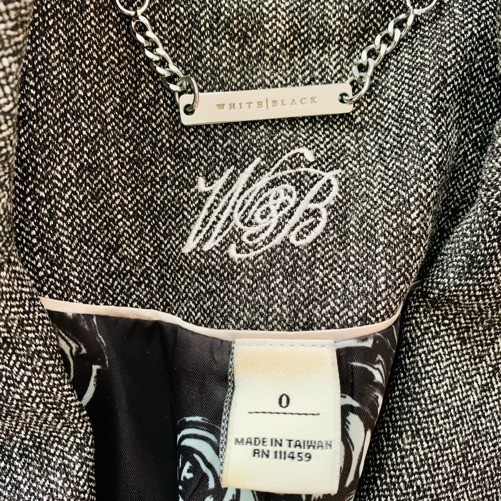 Blazer - Picture 3 of 4